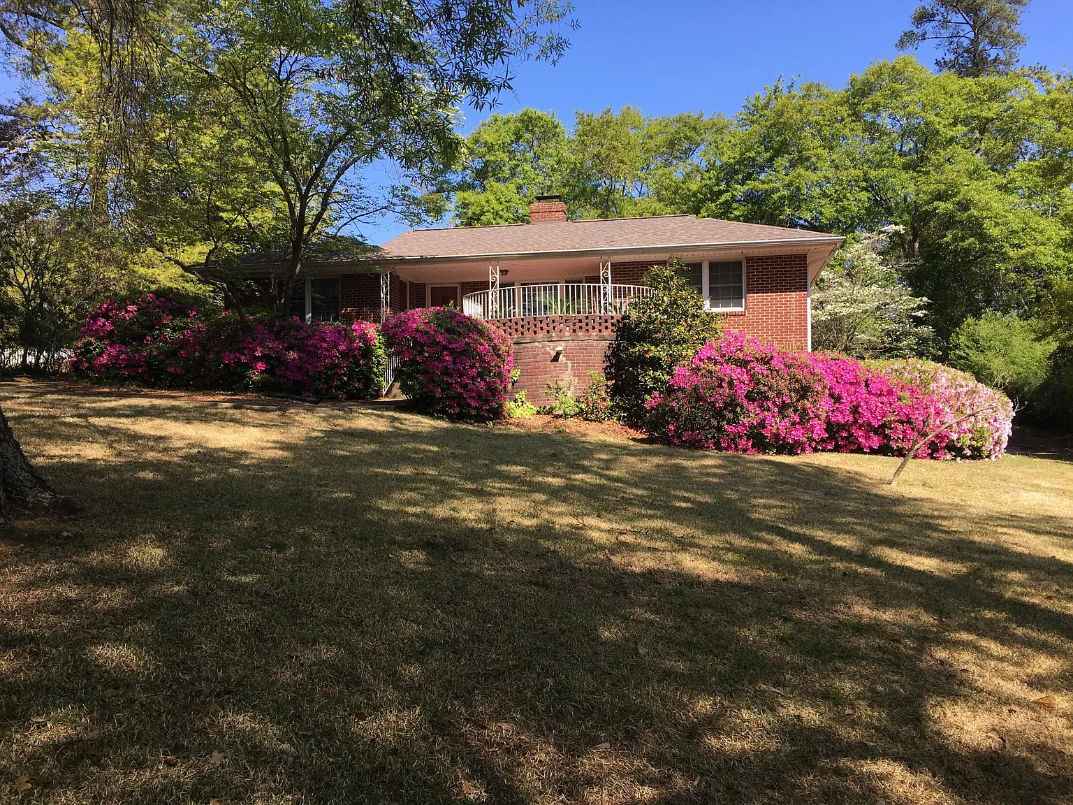 4 bed, 2.5 bath, 2176 sqft, $1,950 — Photo 2
