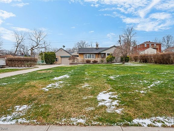 2nd image of 3803 Center Dr