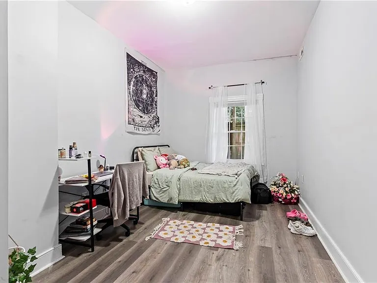 2105 E Broad St #A — Photo 11