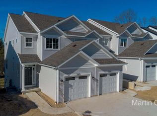 2313 Watertown Way NE, Grand Rapids, MI 49505