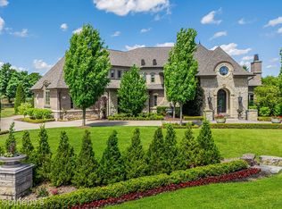4911 Pinnacle Blvd, Rochester, MI 48306