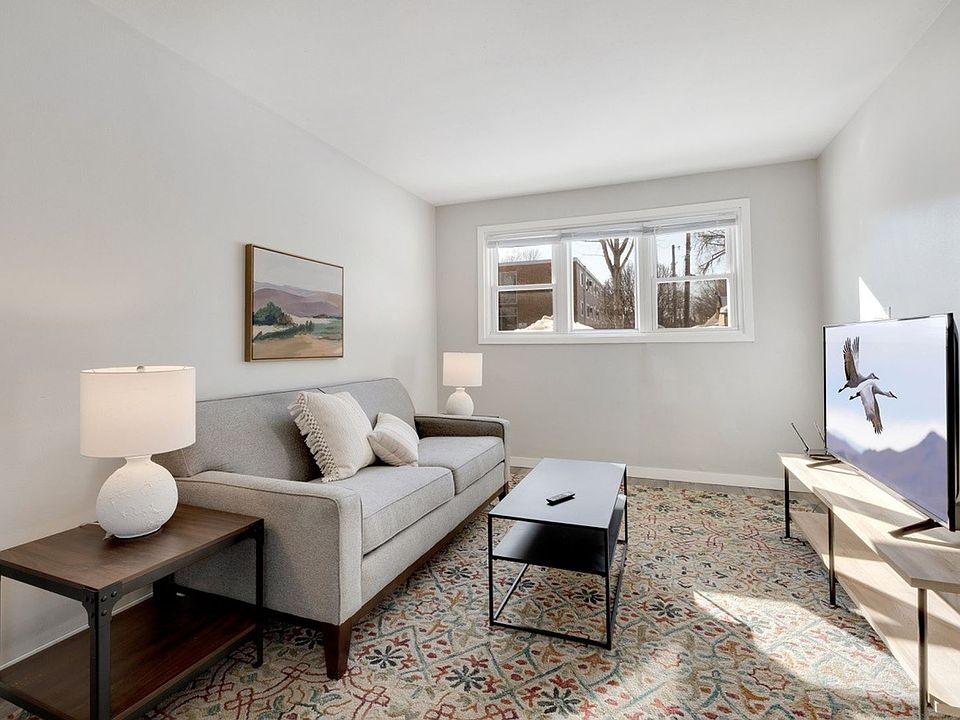 1st image of 3309 Pillsbury Ave #2