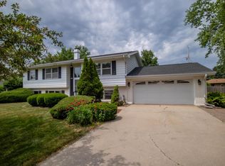1440 Fireside Dr, Racine, WI 53402