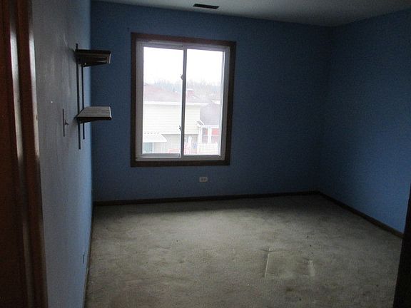 3rd image of 714 E Glenwood Dyer Rd #A