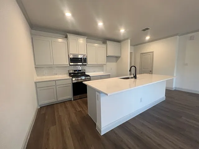 5 bed, 3.5 bath, 2977 sqft, $3,750 — Photo 4
