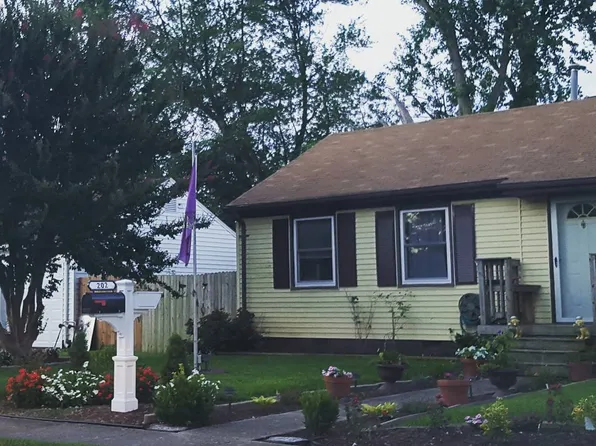202 Boswell Dr, Hampton, VA 23669