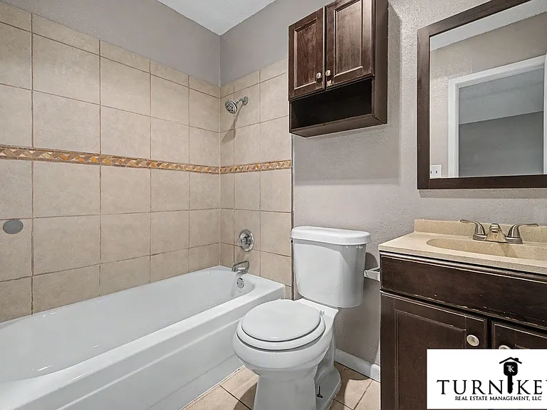 913 Springhill Dr — Photo 9