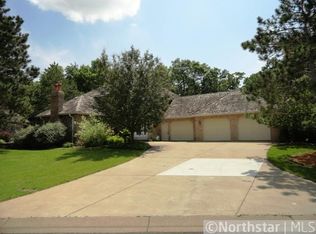 1143 Scarborough Ln, Woodbury, MN 55125