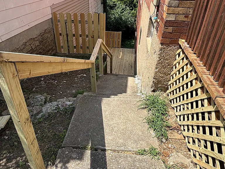 843 Fairbanks Ave — Photo 2