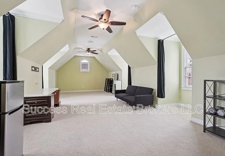 343 Summer Garden Dr — Photo 68