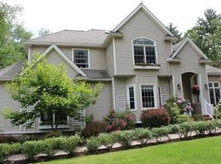 7 Don Roulston Dr, Salem, NH 03079