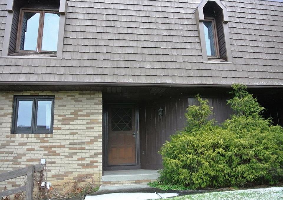 1st image of 3860 Sawbridge Dr Unit 20