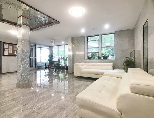 Rented by Bohemia Realty Group | media 21