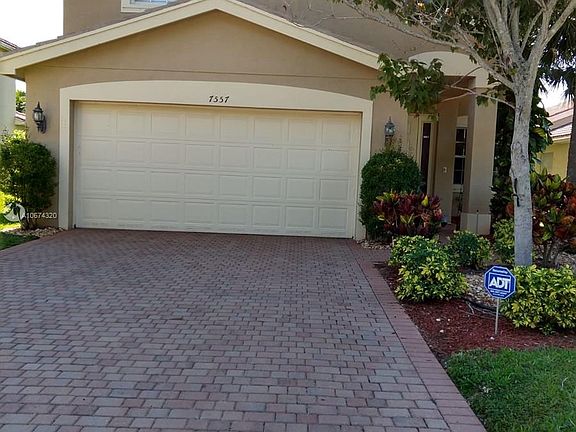 3rd image of 7557 Topiary Ave #0