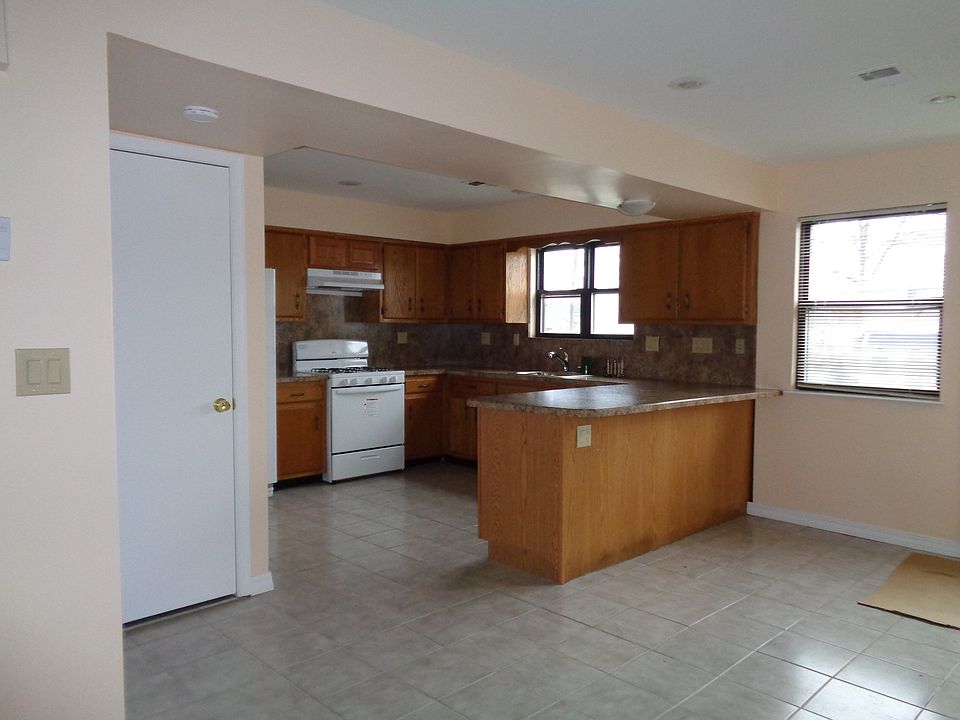 1st image of 25 Bradley Ct