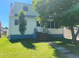 54 Linden St, Carteret, NJ