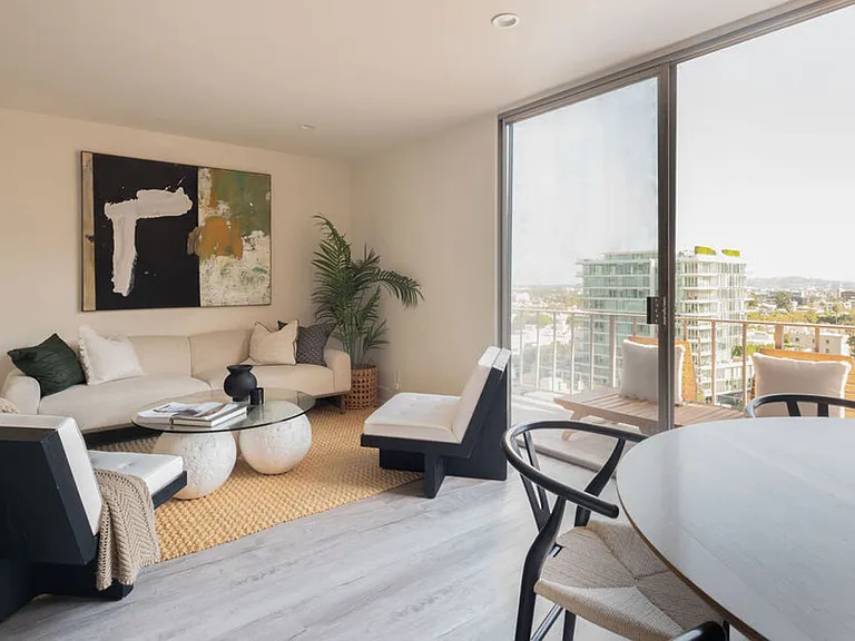 100 S Doheny Dr #1011 — Photo 1