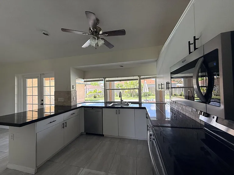 790 SE Ablett Ln — Photo 7