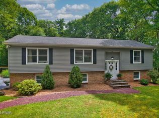 142 Myck Rd, Dingmans Ferry, PA 18328