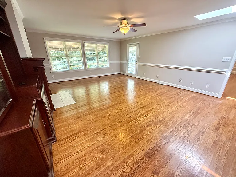 Living Room (View 5)