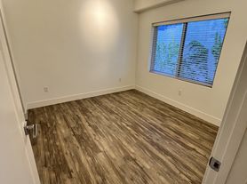 200 S Center St