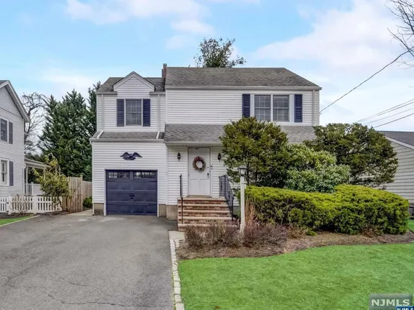 10 Carlton Ave, Ho Ho Kus, NJ 07423