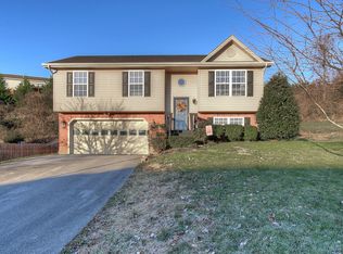 1349 Meadow Creek Ln, Jonesborough, TN 37659