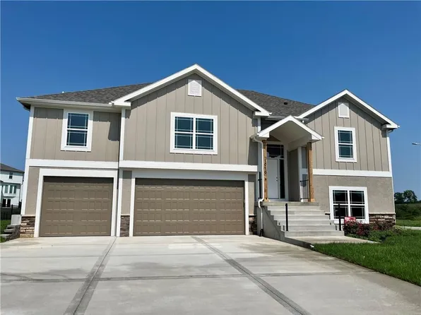 1010 NW 94th Ter, Kansas City, MO 64155
