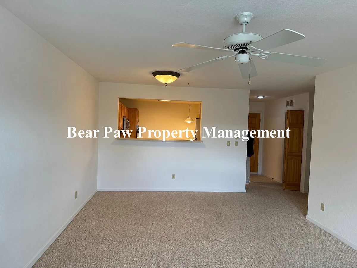 Building Photo - 31719 Rocky Village Dr #206