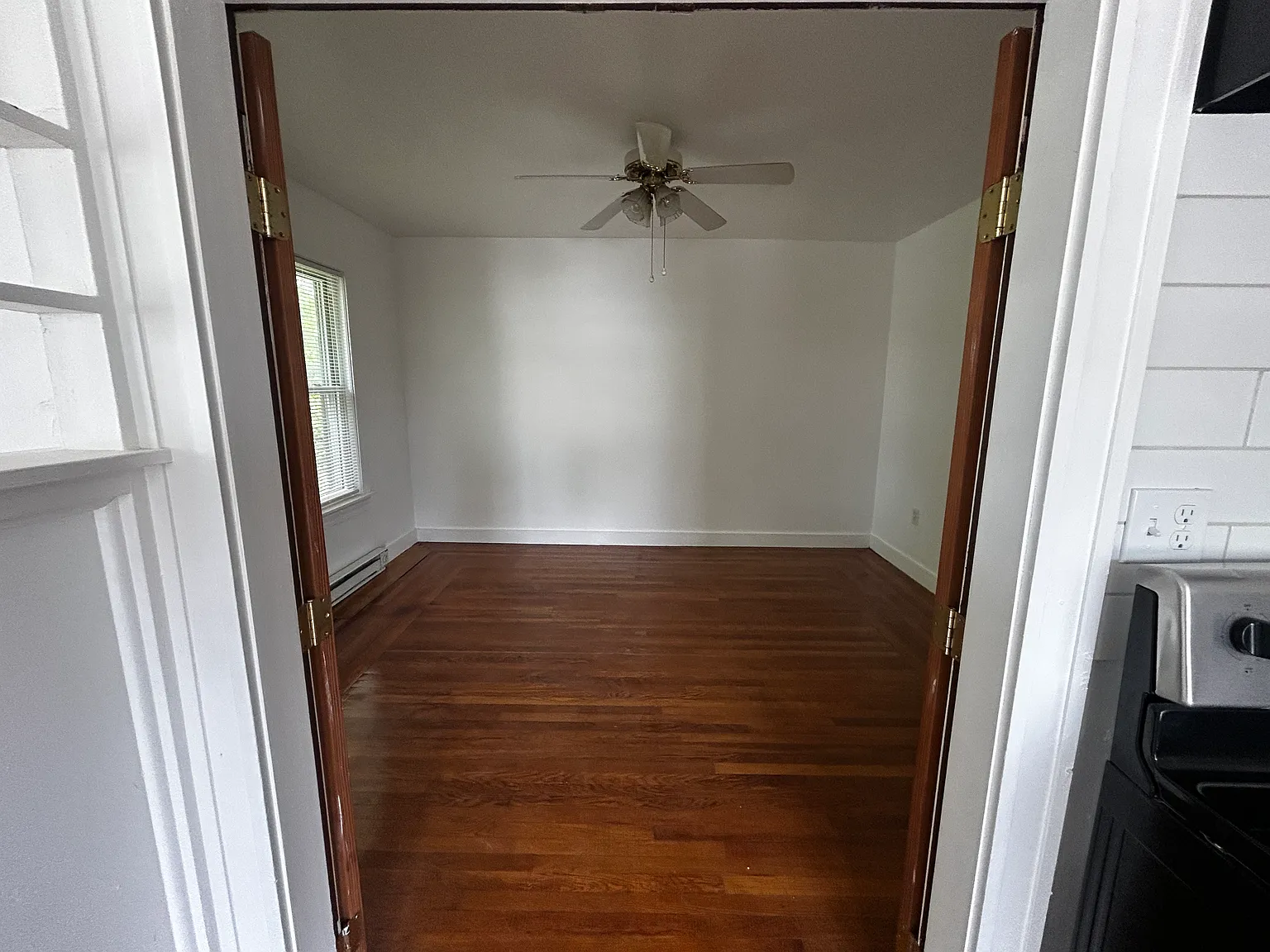  34 Franklin St 2ndflr 1b/1b Hwincluded Hardwoods Freshpaint Petsok — Photo 4