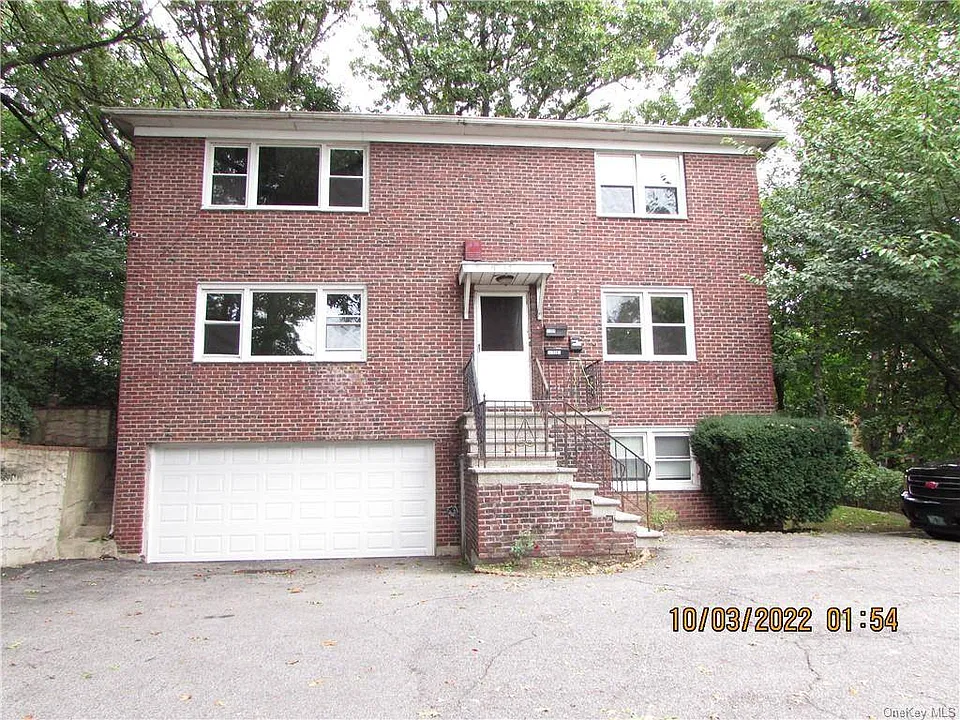 82 Laurel Pl
