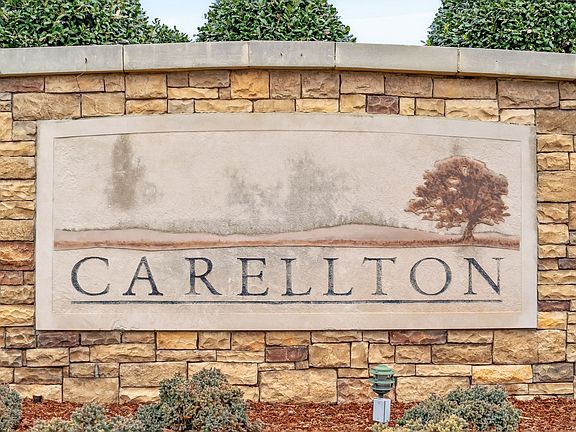 4th image of 211 Hempstead Ct