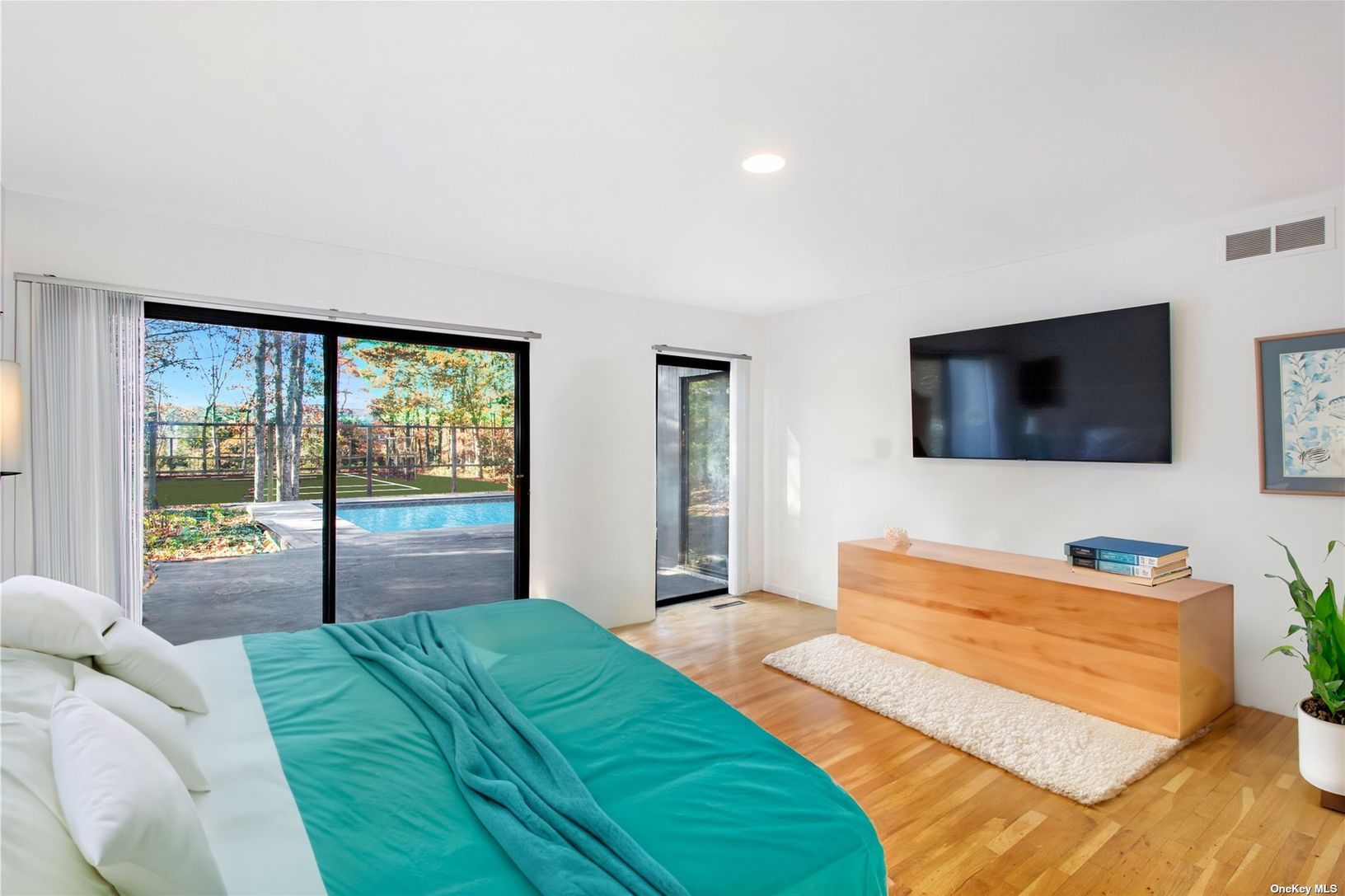  1st Floor Owners Suite
