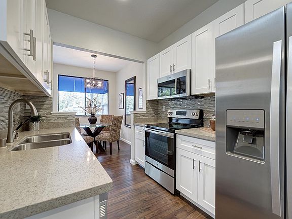 3rd image of 1059 Foxchase Dr