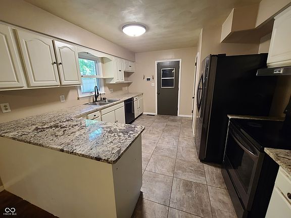 4th image of 37 Orchard Ln