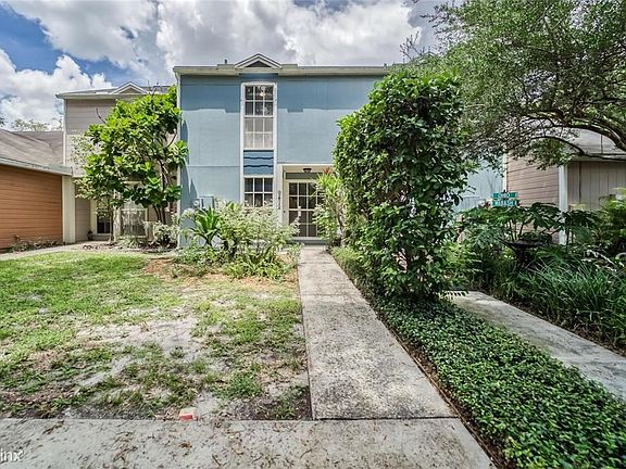 3rd image of 9472 Forest Hills Cir