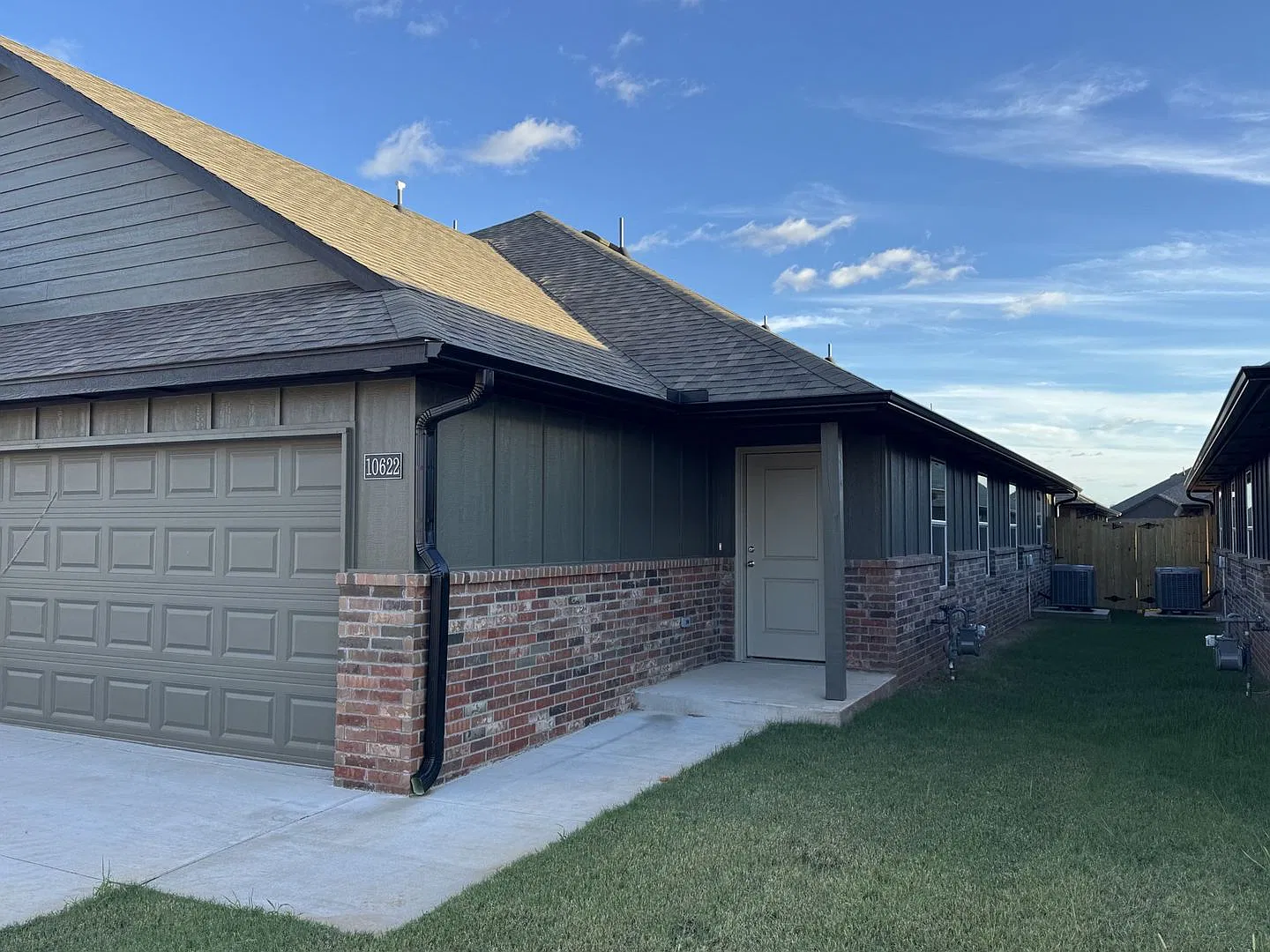 Brand New 3 Bedroom 2 Bath Duplex in Mustang Schools — Photo 2