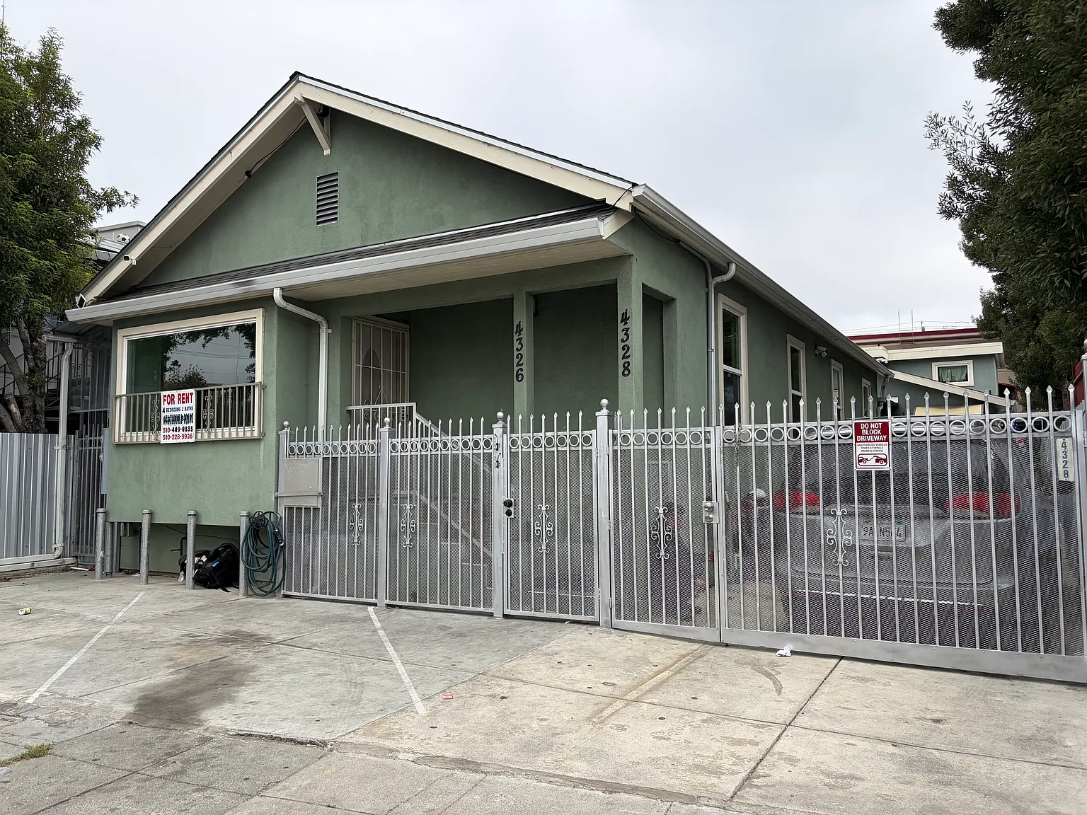 4 bed, 1200 sqft, $3,488 — Photo 1