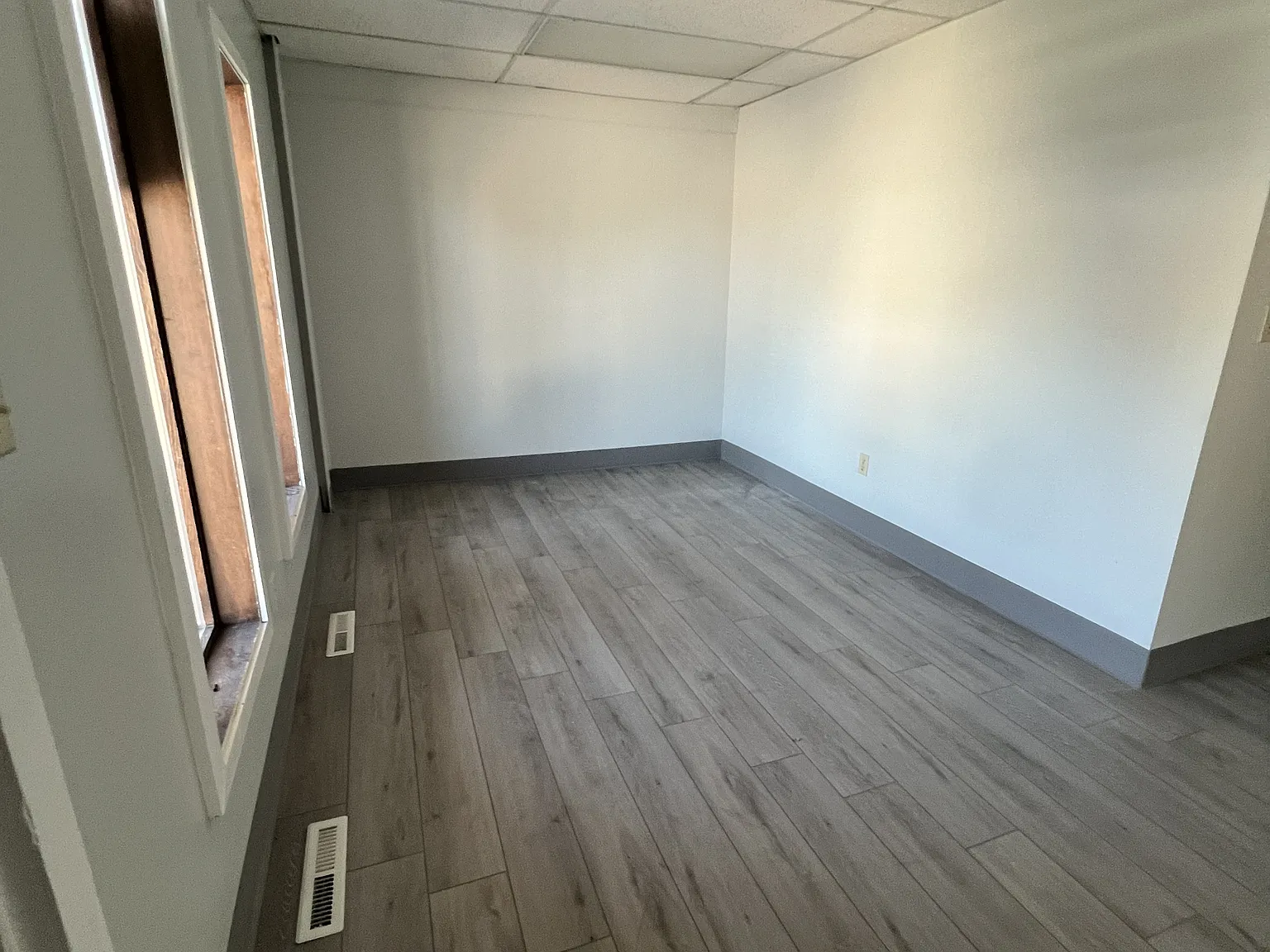 220 Edison Street - 1 — Photo 2