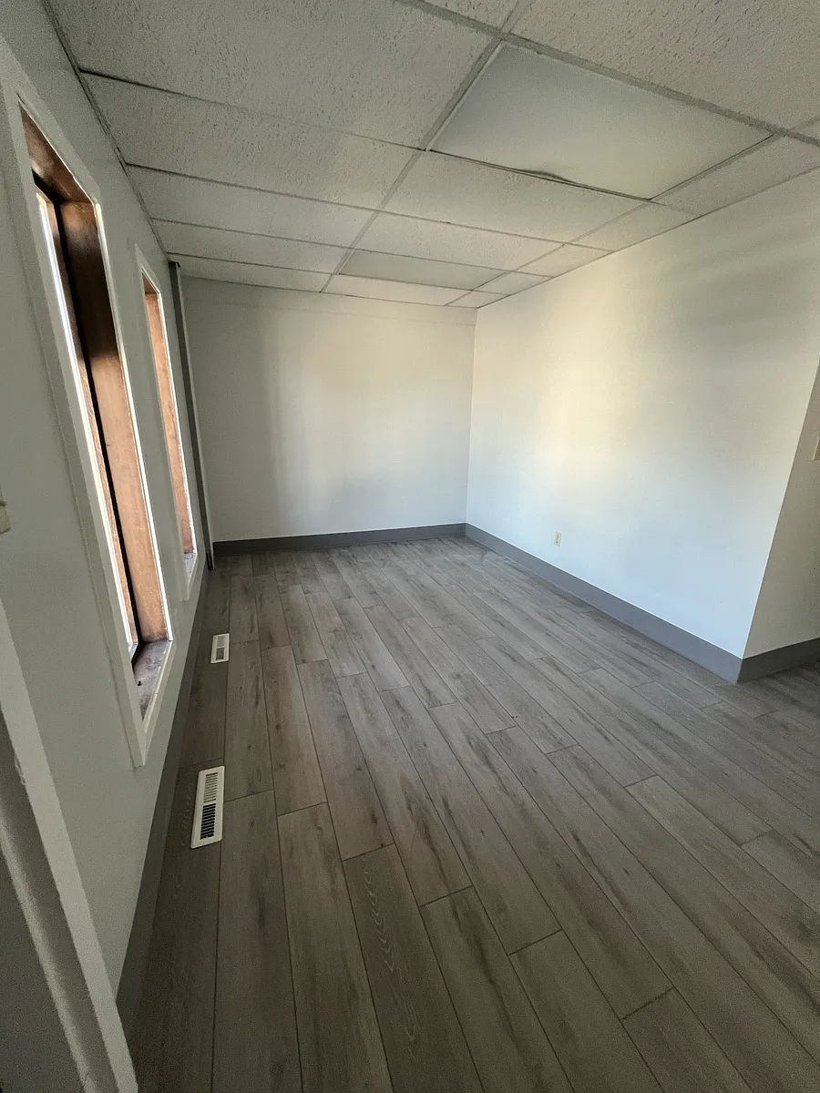 Building Photo - 220 E Edison St #1