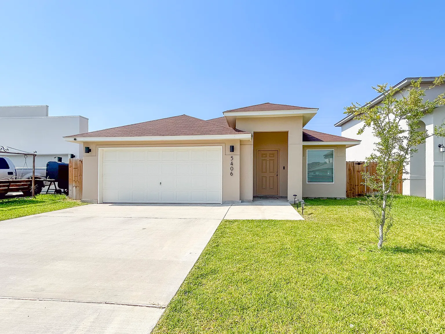 5406 Encanto Dr — Photo 1