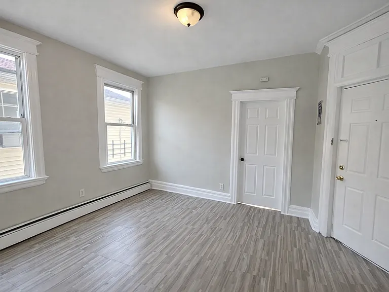 733 S 18th St #2R — Photo 5