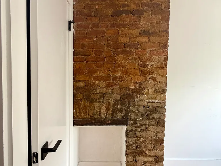 136 Frost St #2 — Photo 12