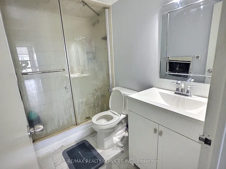 18 Knightsbridge Rd #1812 — Photo 6