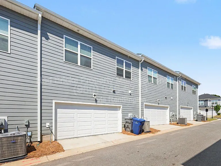 8809 Arrington Hall Dr — Photo 22