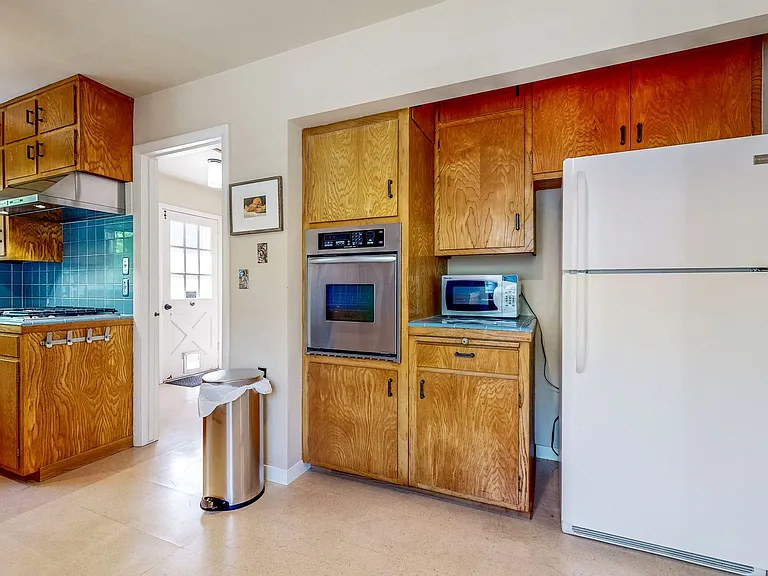 4560 Sullivan Ct — Photo 30