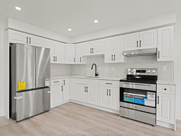 702 Pierre Ave #7 — Photo 4