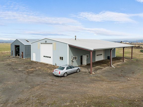 2nd image of 400 NW Highway 26
