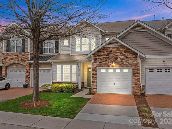 8424 Brookings Dr, Charlotte, NC 28269