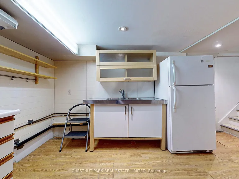 114 Colin Ave — Photo 41